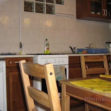 Zuglo Apartman Es *
