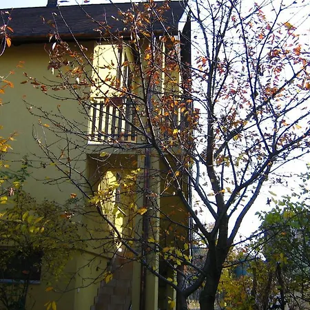 Lägenhet Zuglo Apartman Es *